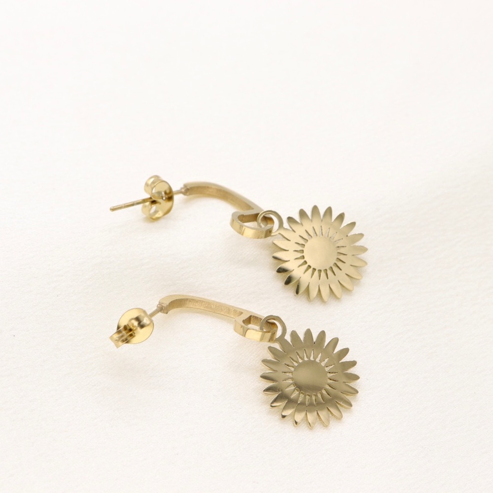 Flower Drop earrings - Picture 2 of 3
